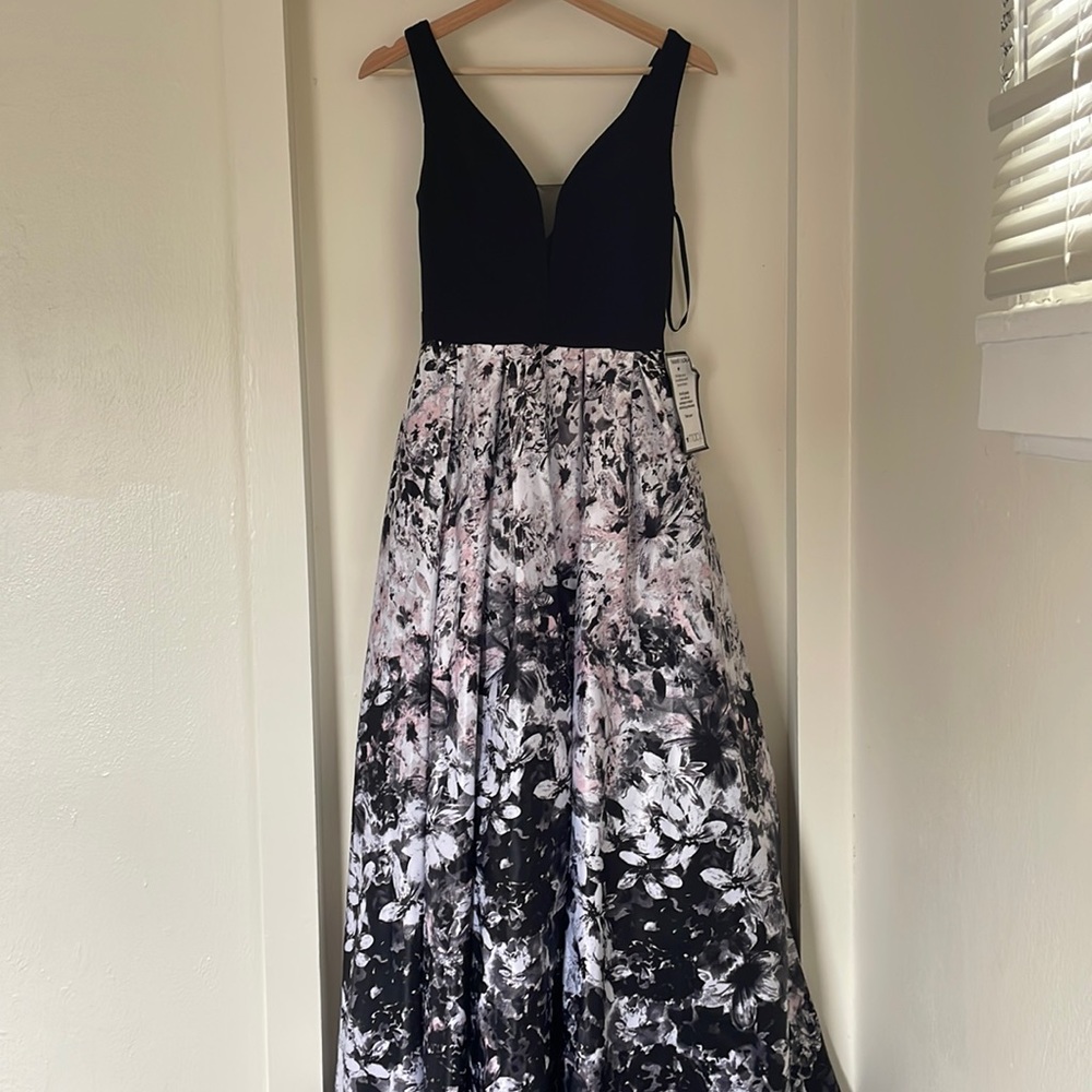 XsCape dress, size 4